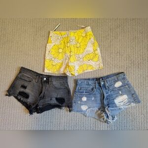 Vacation Shorts Bundle 3 Pairs Women's Size 24 Topshop Bdg Floral Jeans Hotpants